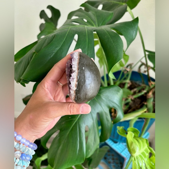 Amethyst Egg - Picture 5 of 5